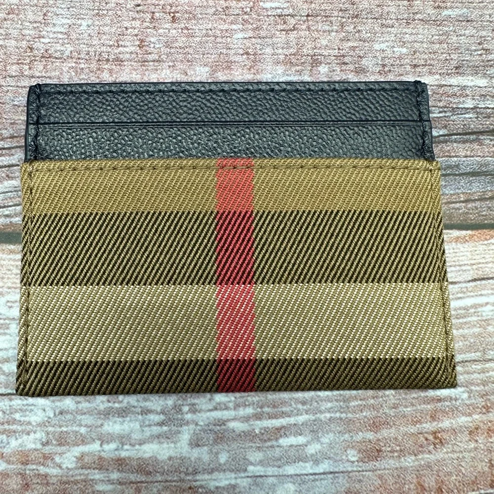 BURBERRY | Check Card Holder Navy Blue NWT and Dust Bag Authentic